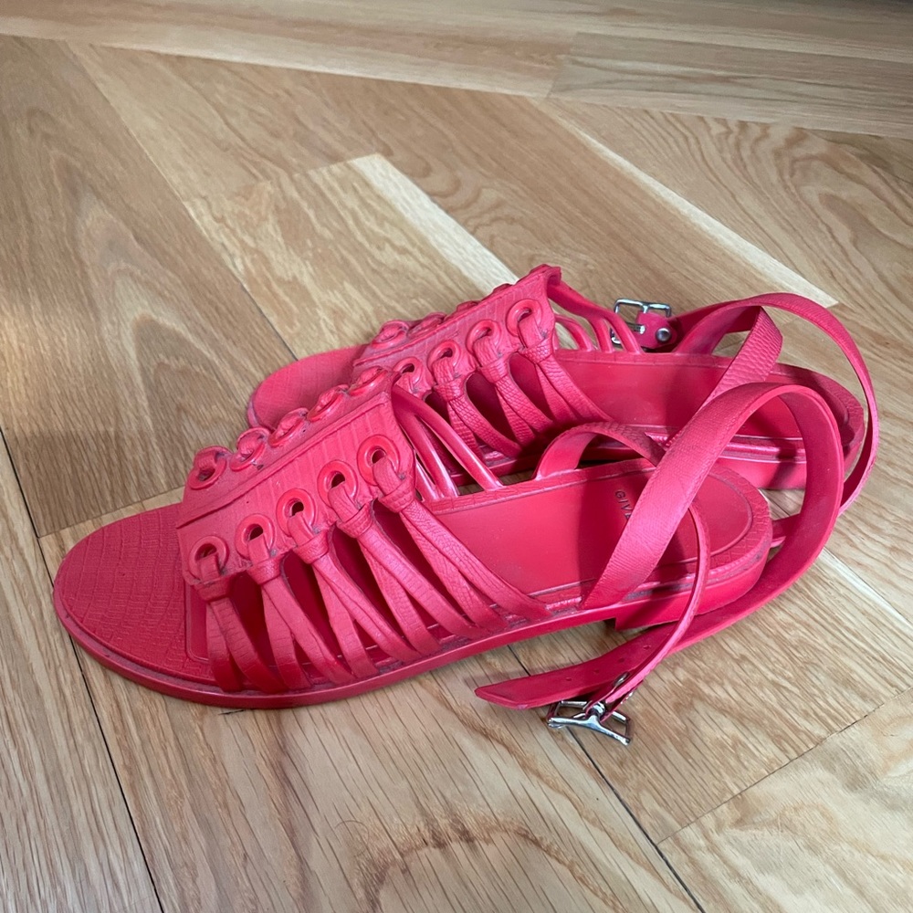 Givenchy red embossed pvc open toe knot wrap buckle sandals size 38 - Picture 3 of 7
